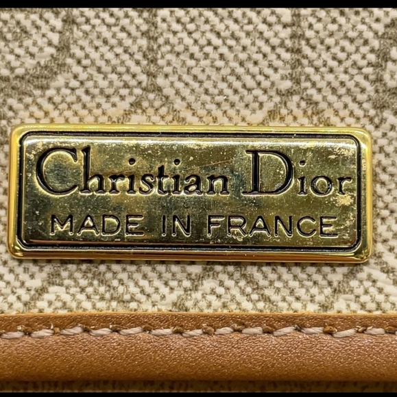 Dior HoneyComb Brown W/ Gold Harware Clutch W/ Chain Bag (EUC)✨️🖤✨️ - Picture 6 of 7